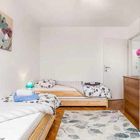 Ella Apartament *